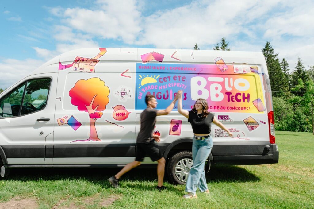 Une Biblio-Tech mobile sur les routes du SLSJ, à la rencontre des jeunes et des familles