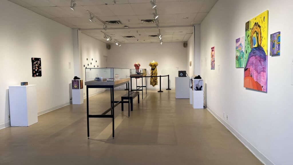 Témoignage : Quand l’art raconte une histoire – Projet de collaboration avec Arts visuels et numériques du Collège d’Alma, La Société d’histoire du Lac-Saint-Jean/L’Odyssée des bâtisseurs et COlab